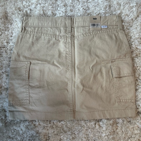Levi's Women's ‘94 Cargo Mini Skirt, size 25 - Picture 6 of 8